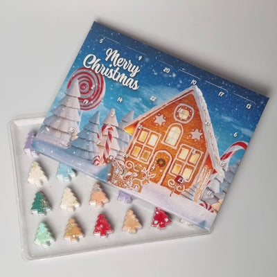24 Cavity Christmas Tree ADVENT  Wax Melt Clamshell - (GINGERBREAD HOUSE)